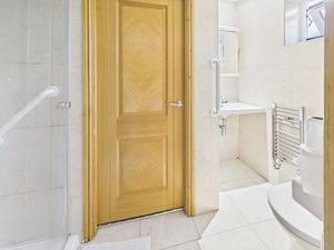 Photo 19- click for photo gallery